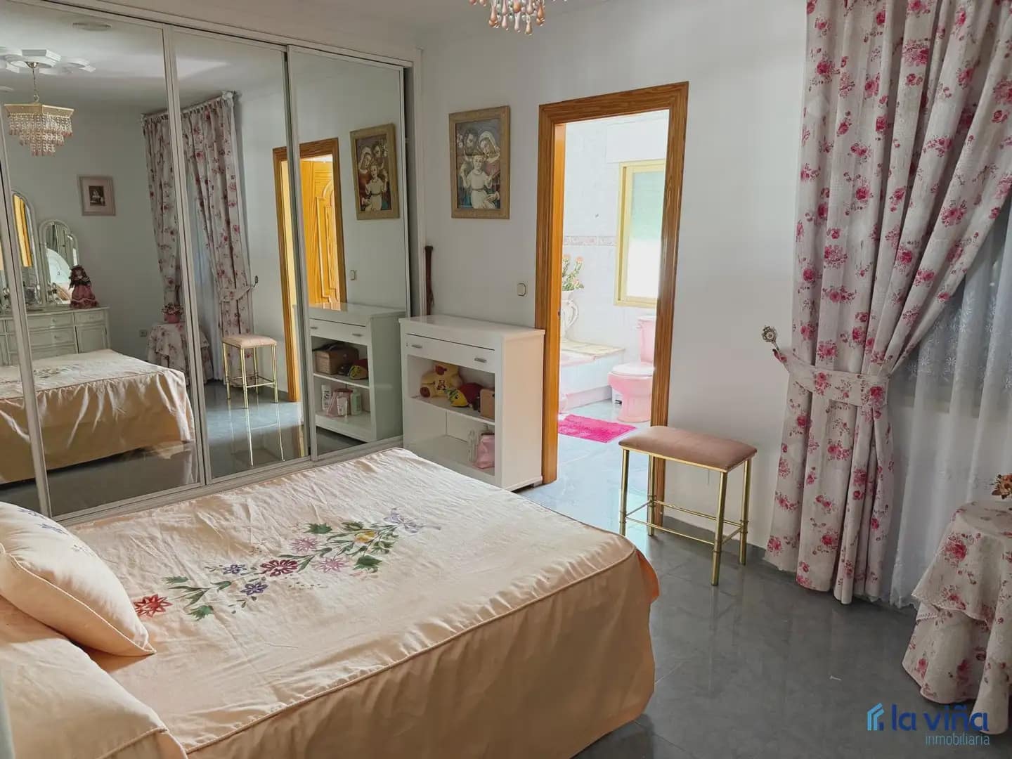 4 soverom Villa til salgs i Loja med garasje - € 360 000 (Ref: 9880316)