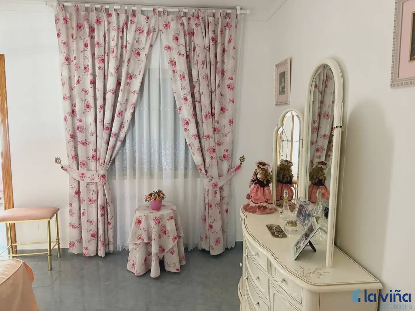 4 soverom Villa til salgs i Loja med garasje - € 360 000 (Ref: 9880316)