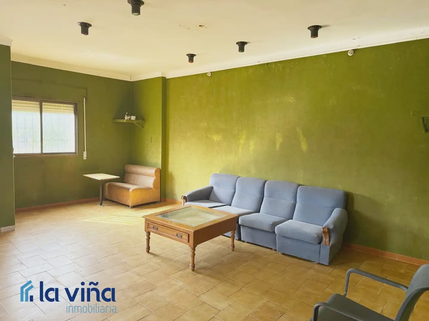 4 bedroom Townhouse for sale in Loja with garage - € 310,000 (Ref: 9880432)