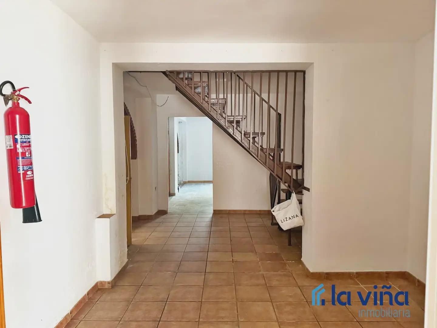 4 bedroom Townhouse for sale in Loja with garage - € 310,000 (Ref: 9880432)