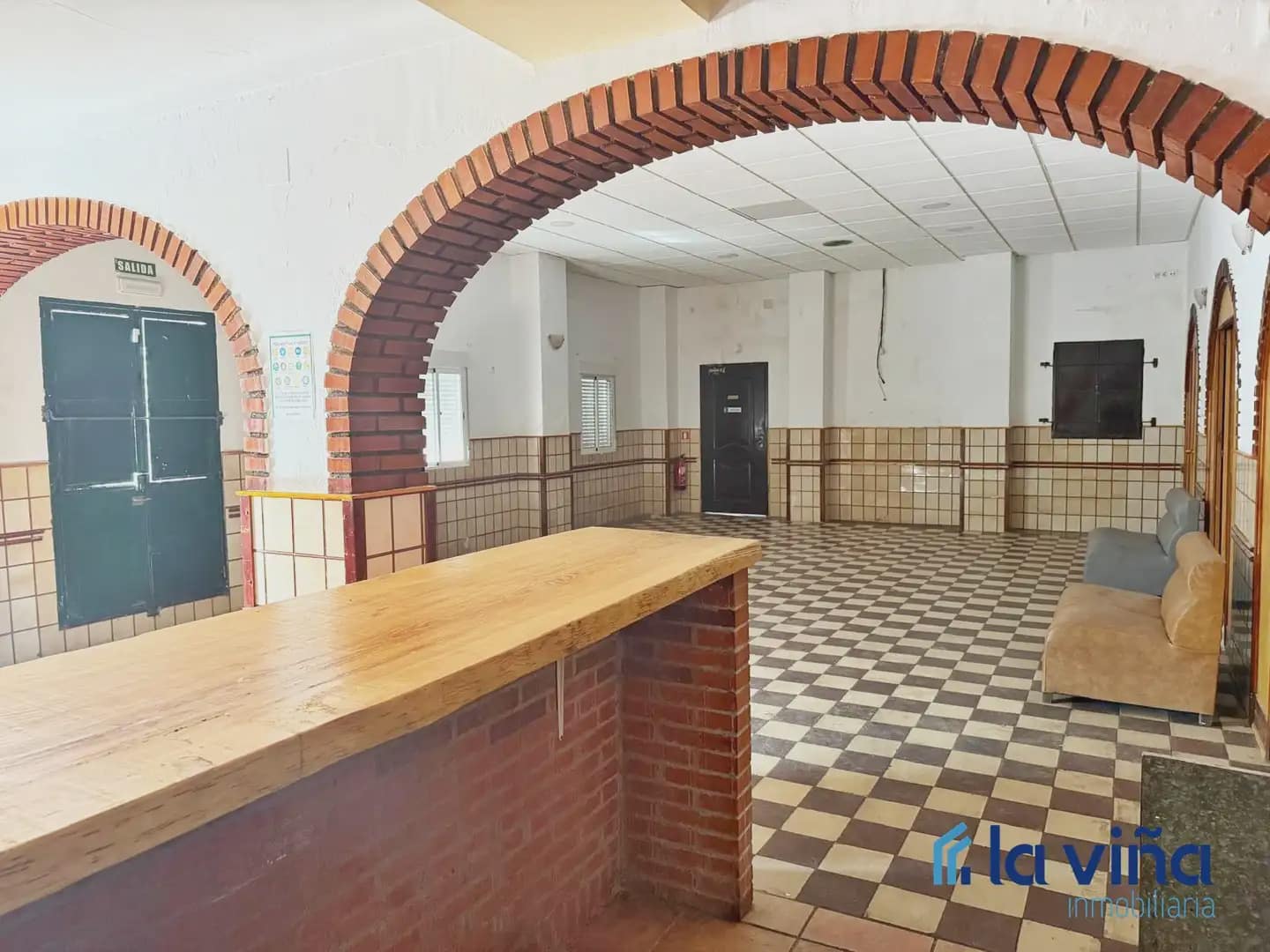4 bedroom Townhouse for sale in Loja with garage - € 310,000 (Ref: 9880432)