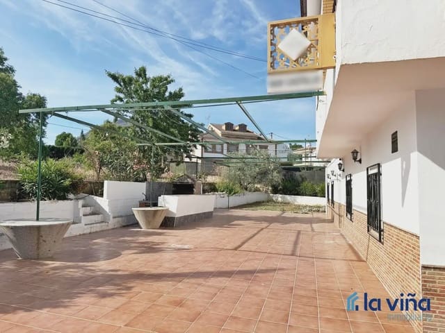 4 bedroom Townhouse for sale in Fuente Camacho, Loja with garage - € 310,000 (Ref: 9880432)