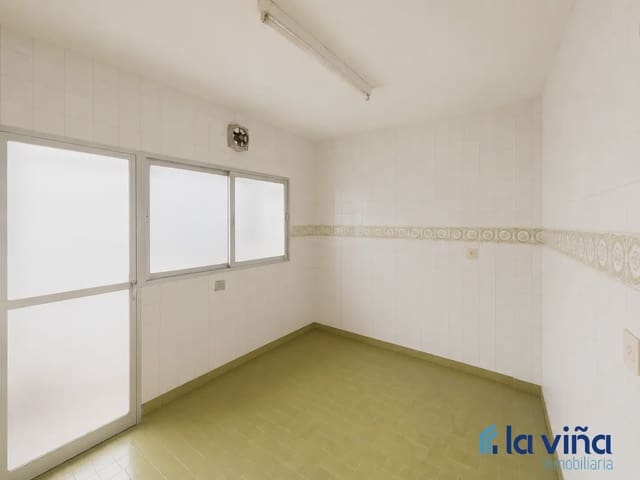 4 bedroom Flat for sale in Humilladero - € 155,000 (Ref: 9889553)