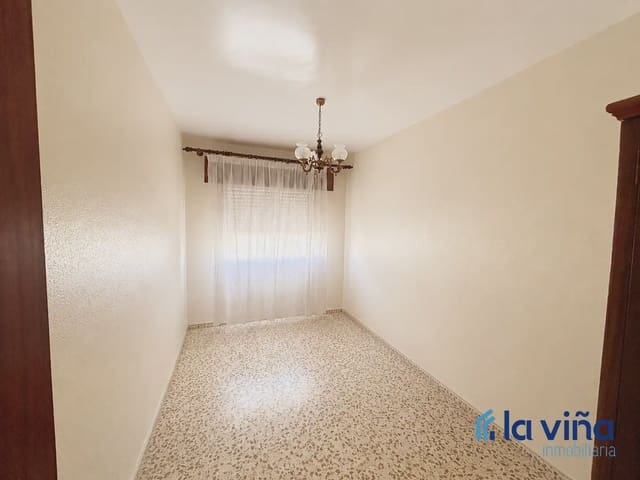 4 bedroom Flat for sale in Humilladero - € 155,000 (Ref: 9889553)