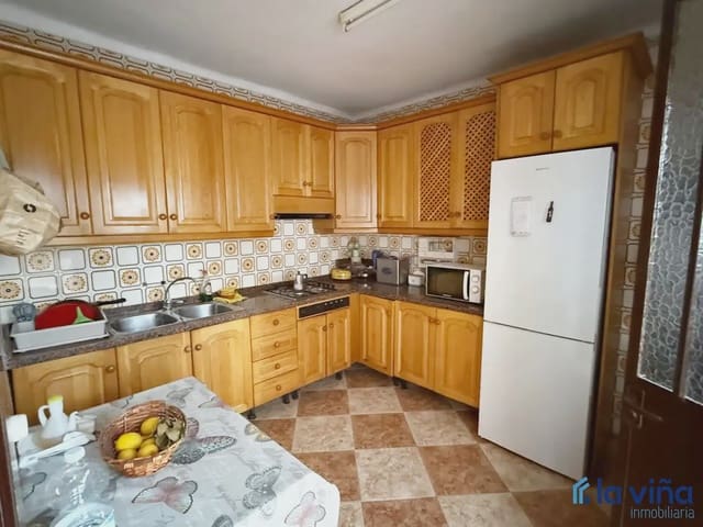 5 soverom Kjedet enebolig til salgs i Casariche med garasje - € 140 000 (Ref: 9893269)