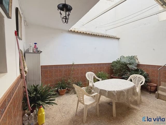5 soverom Kjedet enebolig til salgs i Casariche med garasje - € 140 000 (Ref: 9893269)