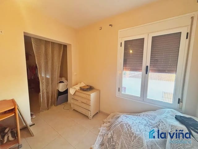 3 bedroom Flat for sale in Humilladero - € 150,000 (Ref: 9897305)