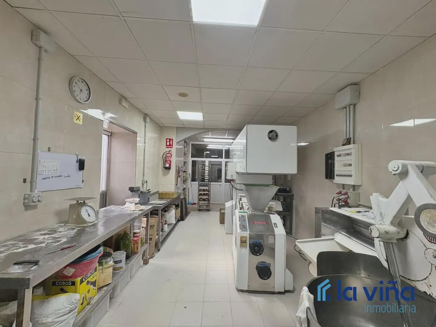 4 bedroom Business for sale in La Roda de Andalucia - € 499,000 (Ref: 9924969)