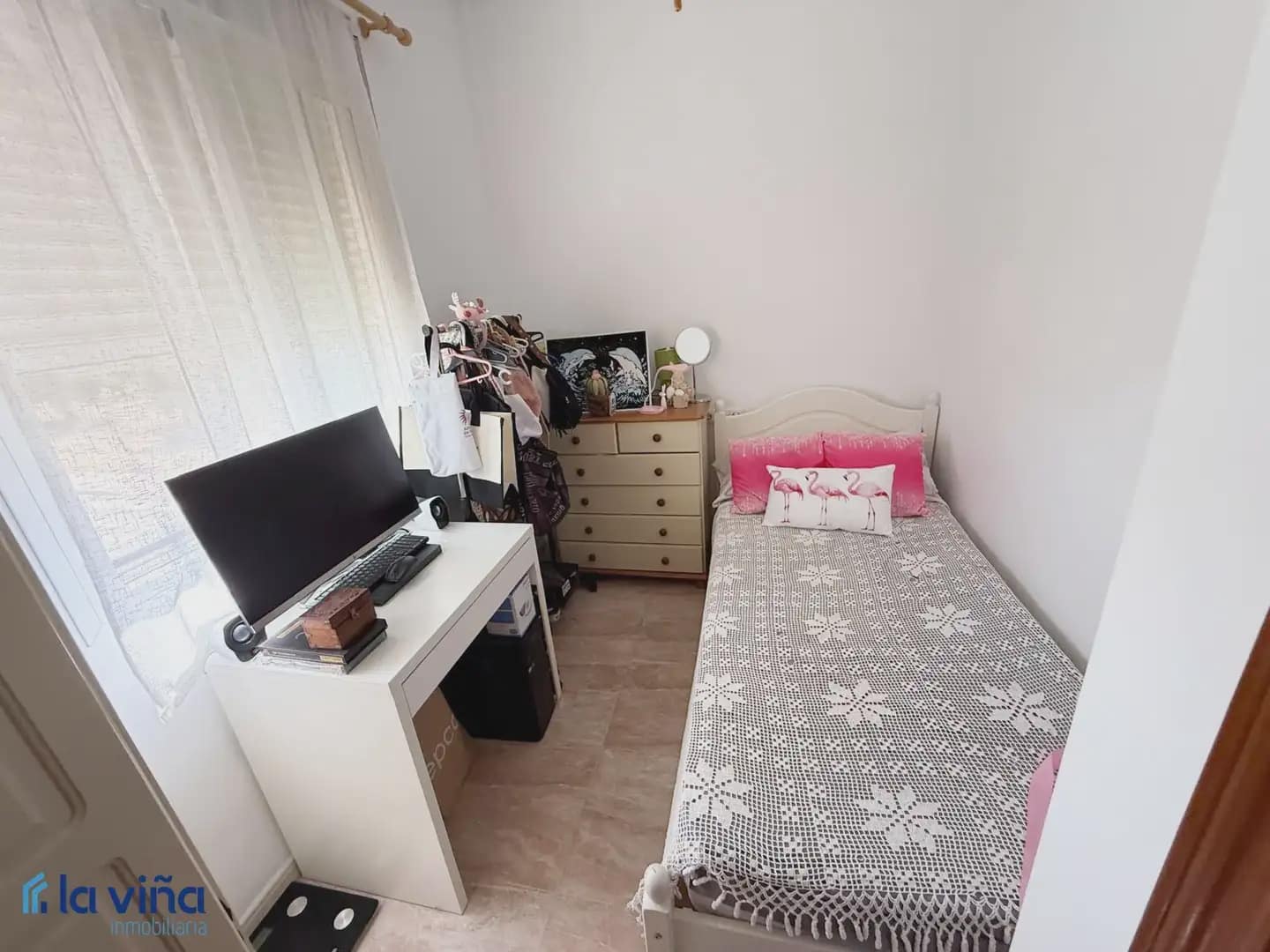 4 bedroom Semi-detached Villa for sale in Fuente de Piedra with garage - € 212,000 (Ref: 9928564)