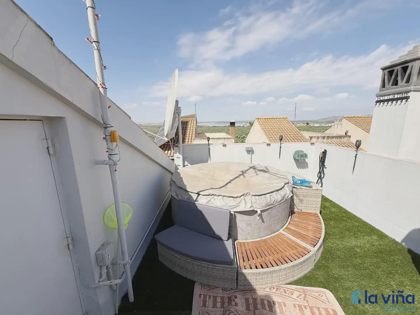 4 bedroom Semi-detached Villa for sale in Fuente de Piedra with garage - € 212,000 (Ref: 9928564)