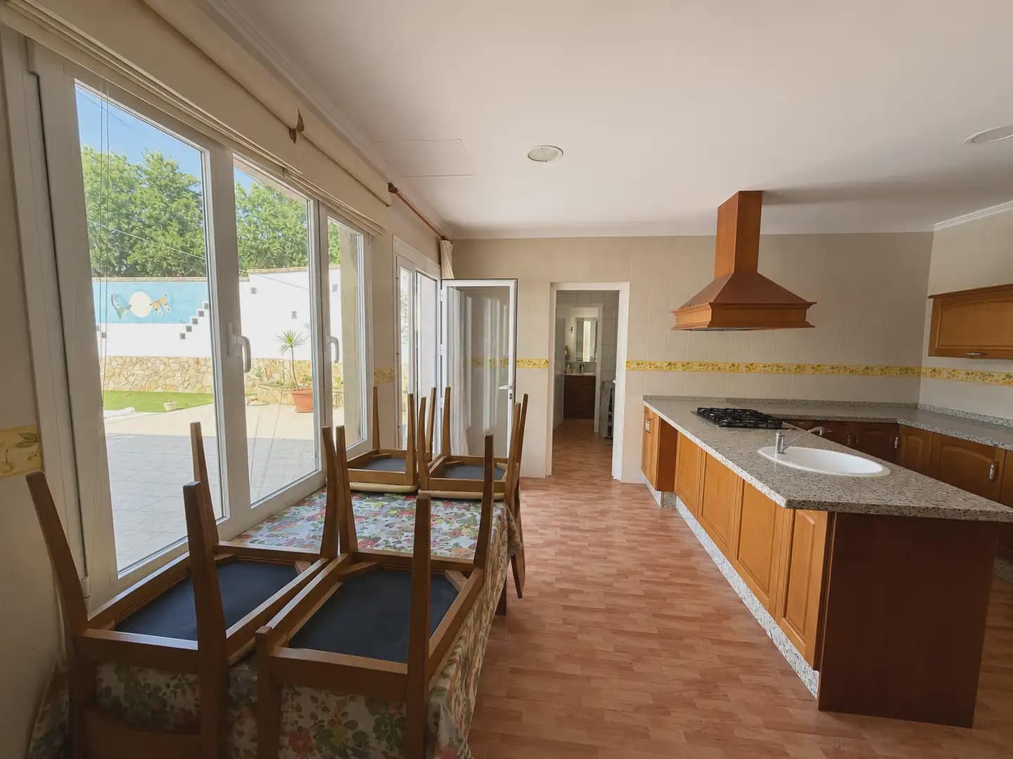 1 bedroom Commercial for sale in Loja with pool - € 390,000 (Ref: 9948411)