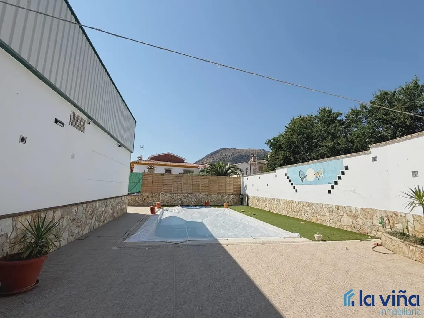 1 bedroom Commercial for sale in Loja with pool - € 390,000 (Ref: 9948411)