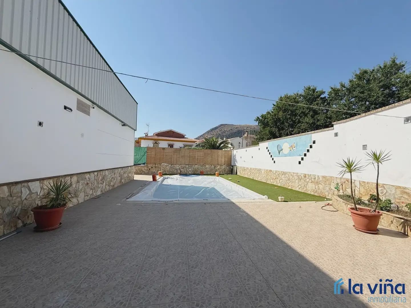 1 bedroom Commercial for sale in Loja with pool - € 390,000 (Ref: 9948411)