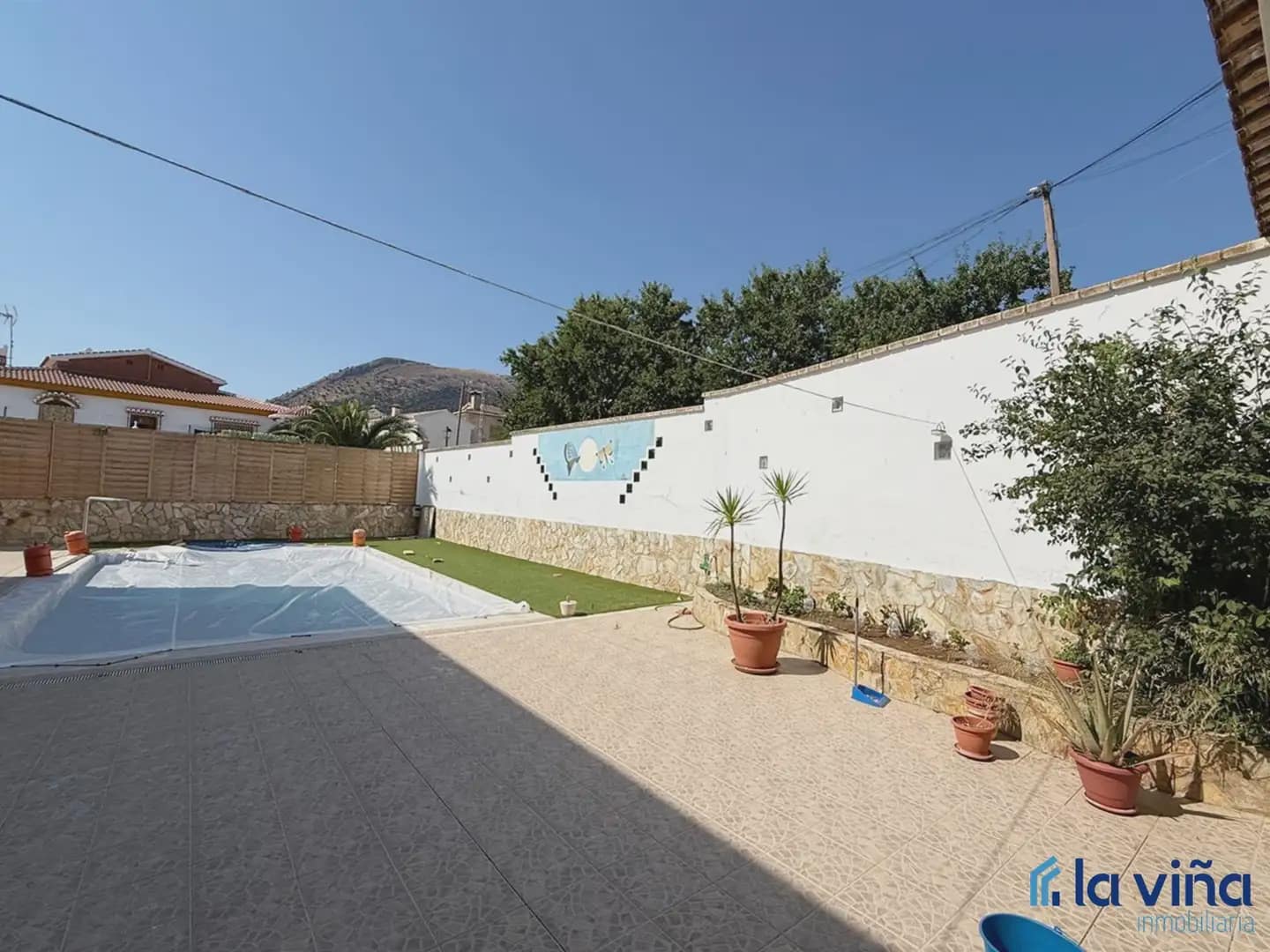 1 bedroom Commercial for sale in Loja with pool - € 390,000 (Ref: 9948411)