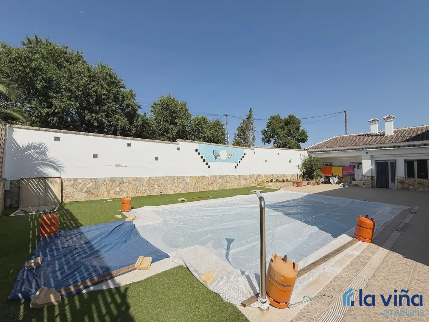1 bedroom Commercial for sale in Loja with pool - € 390,000 (Ref: 9948411)
