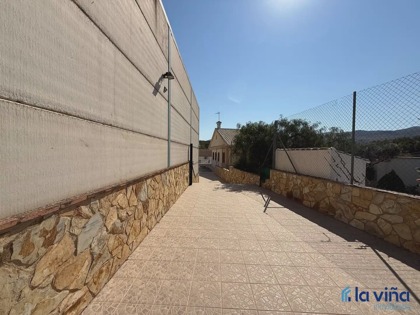 1 bedroom Commercial for sale in Loja with pool - € 390,000 (Ref: 9948411)