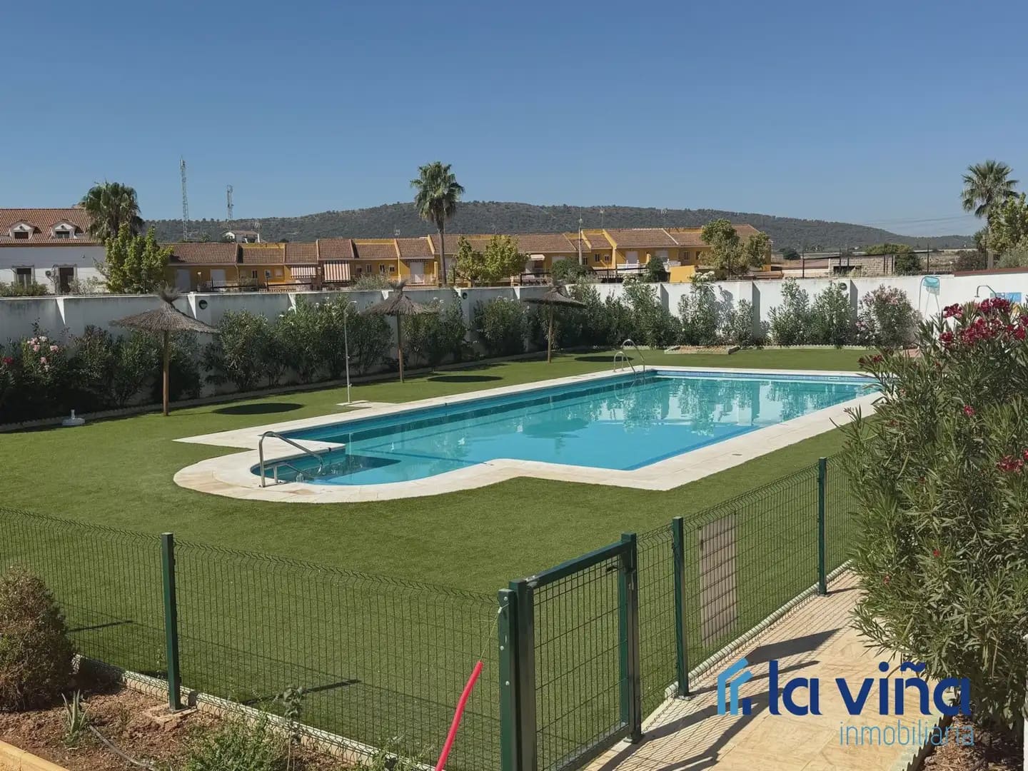 2 bedroom Flat for sale in Mollina with pool - € 160,000 (Ref: 9985700)