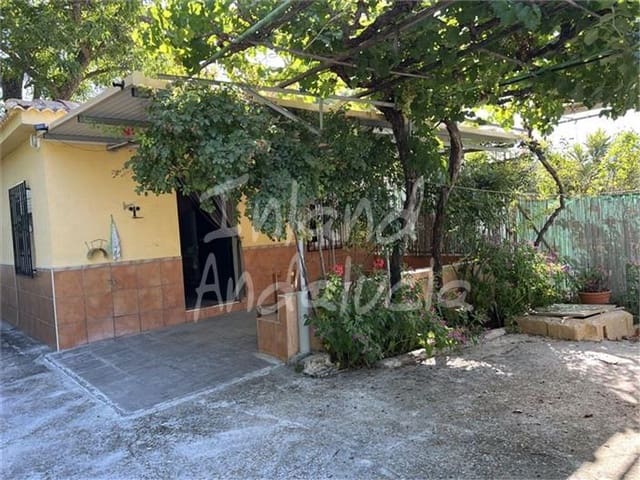 2 slaapkamer Finca/Landhuis te koop in Castillo de Locubín met zwembad garage - € 107.000 (Ref: 10008161)