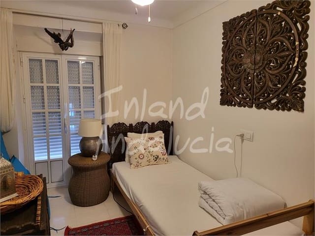 Casa de 3 habitaciones en Encinas Reales en venta con piscina - 130.000 € (Ref: 10010112)