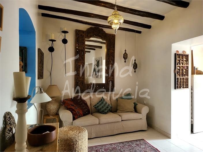 Casa de 3 habitaciones en Encinas Reales en venta con piscina - 130.000 € (Ref: 10010112)