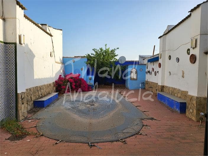 Casa de 3 habitaciones en Encinas Reales en venta con piscina - 130.000 € (Ref: 10010112)