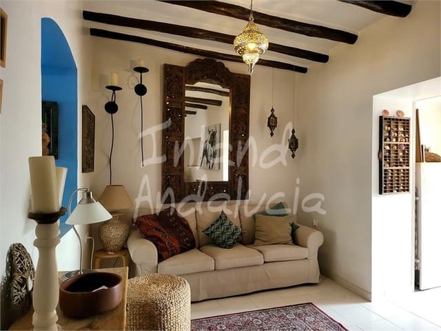 Casa de 3 habitaciones en Encinas Reales en venta con piscina - 130.000 € (Ref: 10010112)