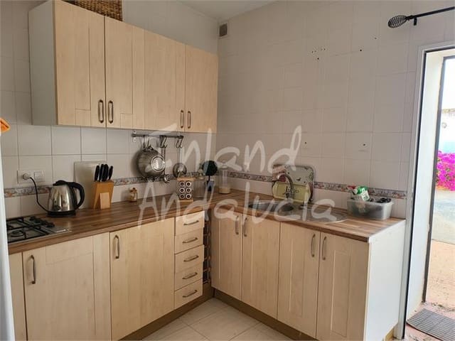 Casa de 3 habitaciones en Encinas Reales en venta con piscina - 130.000 € (Ref: 10010112)