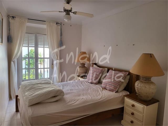 Casa de 3 habitaciones en Encinas Reales en venta con piscina - 130.000 € (Ref: 10010112)