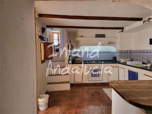 2 slaapkamer Finca/Landhuis te koop in Villanueva de Algaidas met zwembad - € 130.000 (Ref: 10010113)
