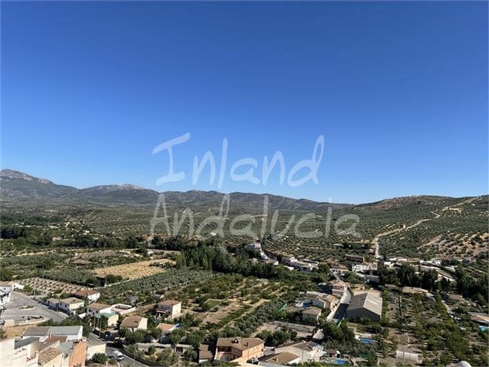 5 bedroom Townhouse for sale in Castillo de Locubin with garage - € 119,000 (Ref: 10012726)