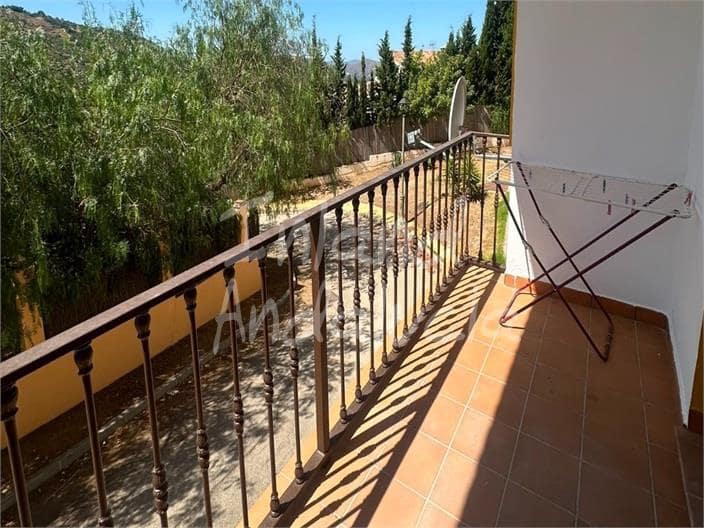 3 bedroom Apartment for sale in Alcaucin with pool - € 140,000 (Ref: 10012727)