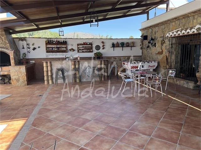 3 slaapkamer Finca/Landhuis te koop in Priego de Córdoba met zwembad garage - € 285.000 (Ref: 10012728)