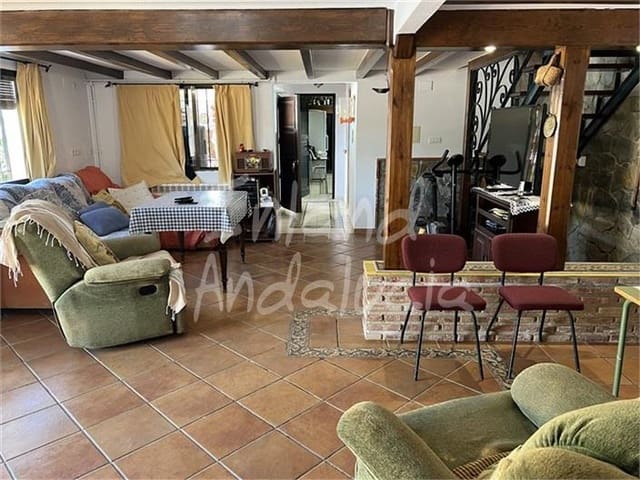 3 slaapkamer Finca/Landhuis te koop in Priego de Córdoba met zwembad garage - € 285.000 (Ref: 10012728)