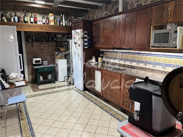 3 slaapkamer Finca/Landhuis te koop in Priego de Córdoba met zwembad garage - € 285.000 (Ref: 10012728)