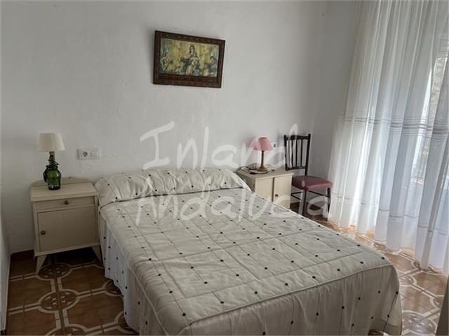 4 slaapkamer Huis te koop in Luque - € 37.000 (Ref: 10014957)