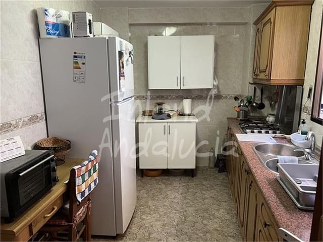 4 slaapkamer Huis te koop in Luque - € 37.000 (Ref: 10014957)