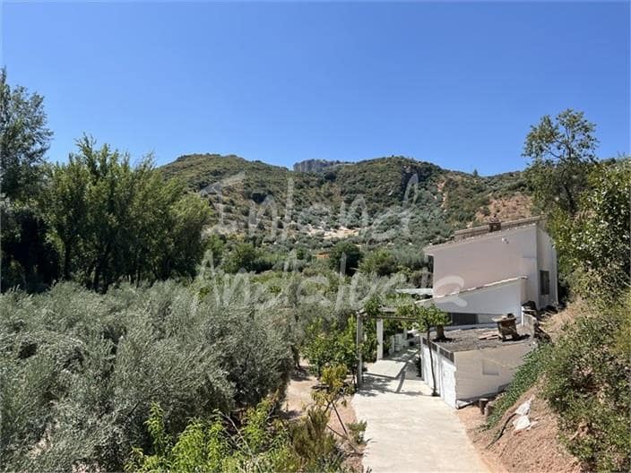 3 quarto Quinta/Casa Rural para venda em Castillo de Locubin com piscina garagem - 128 000 € (Ref: 10016967)