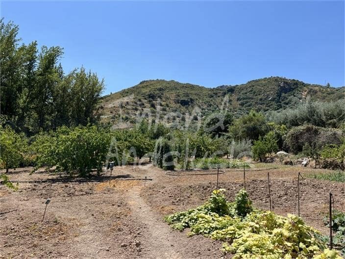 3 quarto Quinta/Casa Rural para venda em Castillo de Locubin com piscina garagem - 128 000 € (Ref: 10016967)