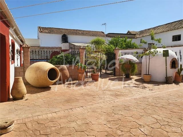 5 quarto Quinta/Casa Rural para venda em Ecija com piscina garagem - 370 000 € (Ref: 10024985)