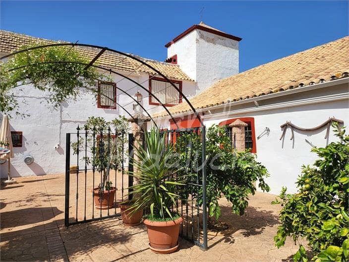 5 quarto Quinta/Casa Rural para venda em Ecija com piscina garagem - 370 000 € (Ref: 10024985)