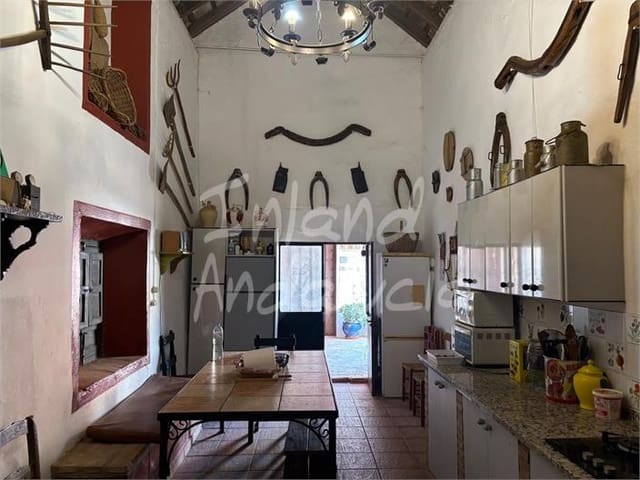5 quarto Quinta/Casa Rural para venda em Ecija com piscina garagem - 370 000 € (Ref: 10024985)