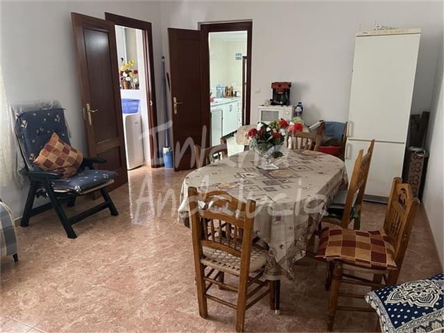 8 makuuhuone Omakotitalo myytävänä paikassa Charilla, Alcalá la Real mukana 
autotalli - 120 000 € (Ref: 10024986)