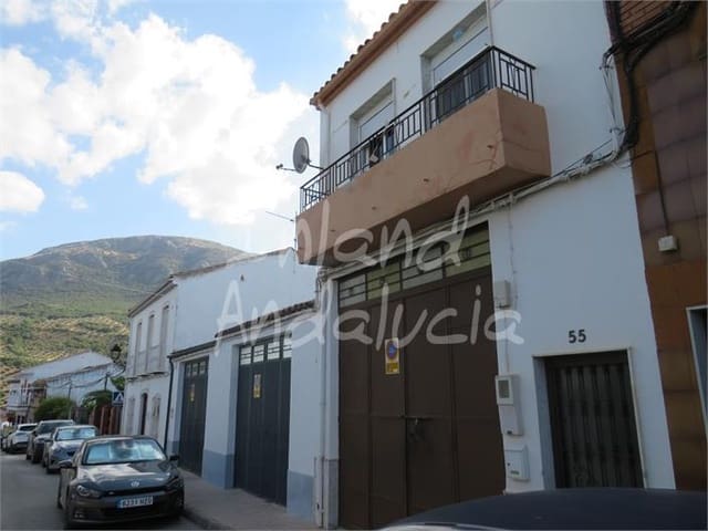 3 bedroom Townhouse for sale in Martos with garage - € 120,000 (Ref: 10029903)