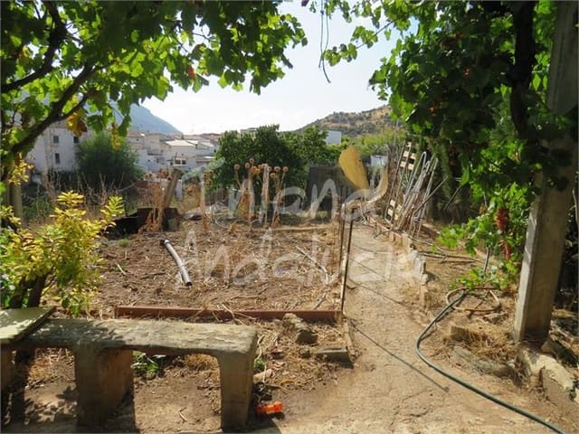 3 bedroom Townhouse for sale in Martos with garage - € 120,000 (Ref: 10029903)