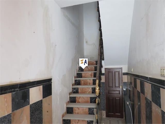3 bedroom Townhouse for sale in Alcaudete with garage - € 60,000 (Ref: 10031370)