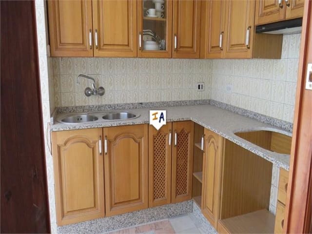 3 bedroom Townhouse for sale in Alcaudete with garage - € 60,000 (Ref: 10031370)