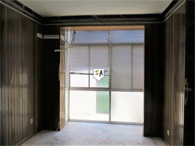 3 bedroom Townhouse for sale in Alcaudete with garage - € 60,000 (Ref: 10031370)