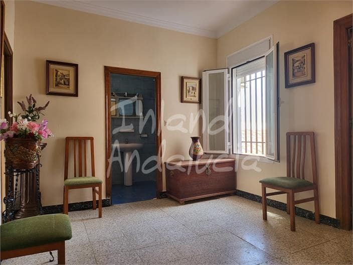 5 bedroom Townhouse for sale in Mollina with garage - € 275,000 (Ref: 10049899)