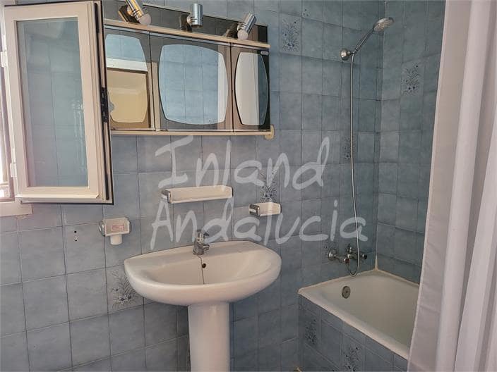 5 bedroom Townhouse for sale in Mollina with garage - € 275,000 (Ref: 10049899)