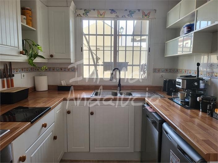 4 slaapkamer Huis te koop in Fuente de Piedra met zwembad - € 212.000 (Ref: 10057845)